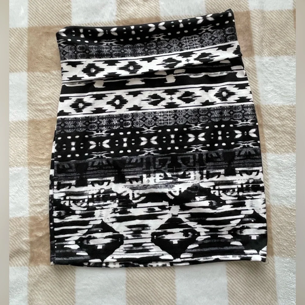 Nollie Black and White Tribal Mini Skirt